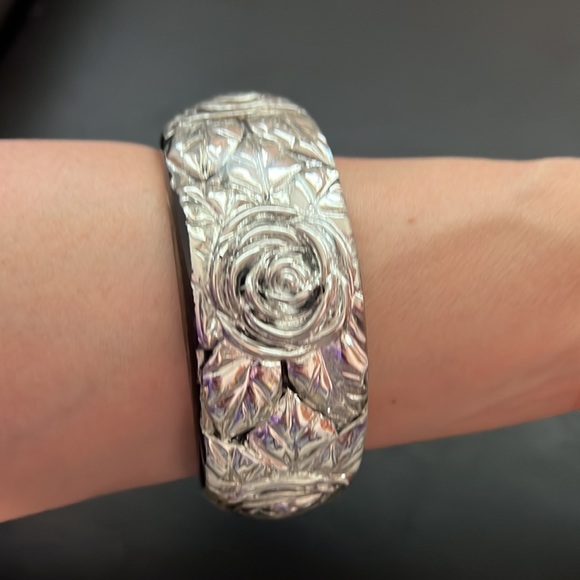 Vintage Plastic Bangle Bracelet, Clear with Silver Flowers, Black, Retro, Boho - Picture 2 of 7